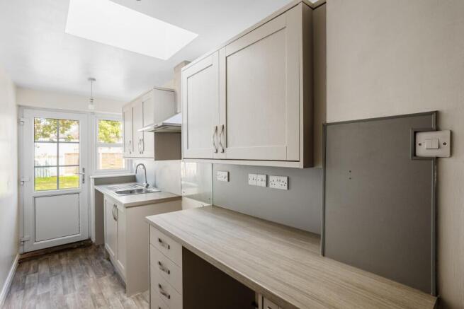 2 bed House for sale Image 5