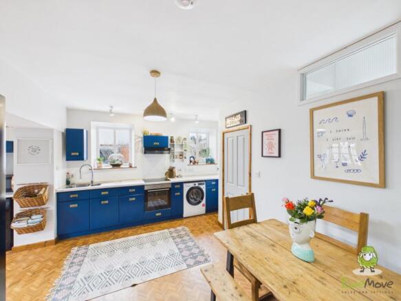 Kitchen - Charlotte Thomasson Ewemove Whitchurch a