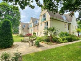 Flat 37, 234 Churchill Lodge, Sandbanks Road, Poole BH14 8HA