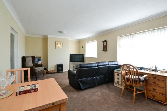 Sitting Room/Dining Room