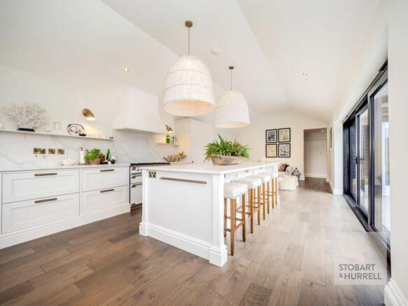 Kitchen Breakfast Bar