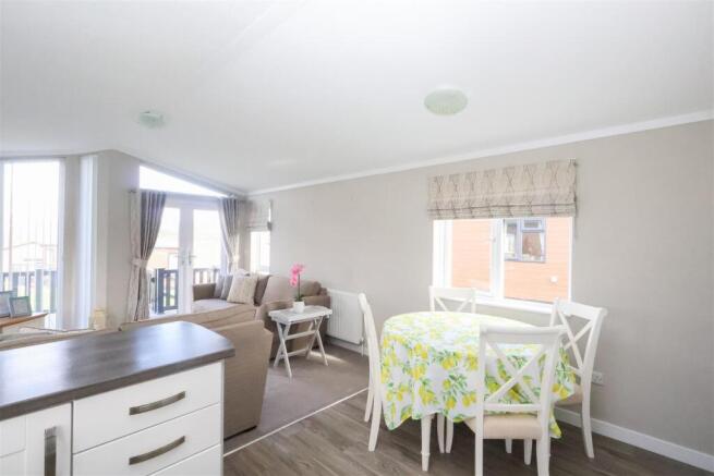 2 bed Park Home for sale Image 7
