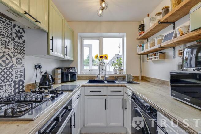3 bed Semi-Detached for sale Image 9