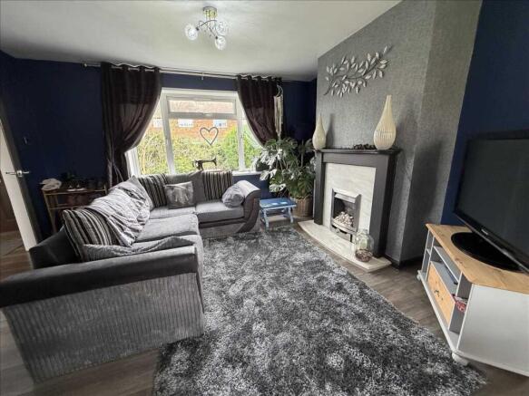 3 bed House for sale Image 4