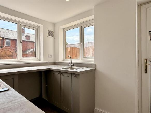 3 bed Terraced for sale Image 4