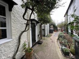23a, Market Square, Waltham Abbey EN9 1DU