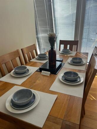 2 bed Apartment to rent Image 7