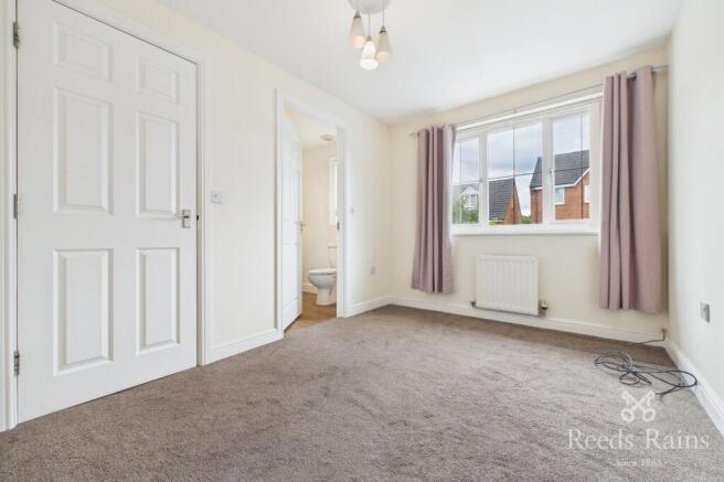 3 bed Semi-Detached to rent Image 8