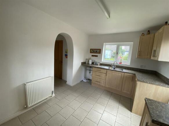 Kitchen: