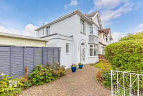 4, Gleadowe Avenue, Christchurch BH23 1LR