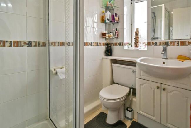 ensuite.JPG