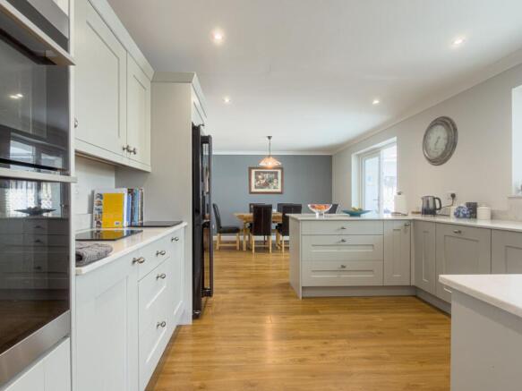 4 bed Detached for sale Image 5