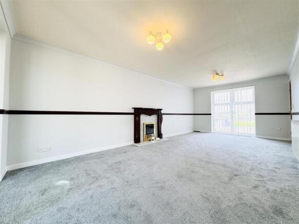 4 bed Detached for sale Image 12