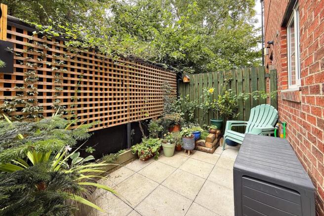 3 bed Terraced for sale Image 10