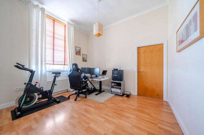 2 bed Flat for sale Image 8