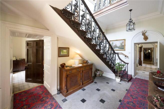 9 bed Detached for sale Image 10