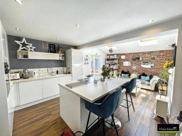 3 bed Terraced for sale Image 6