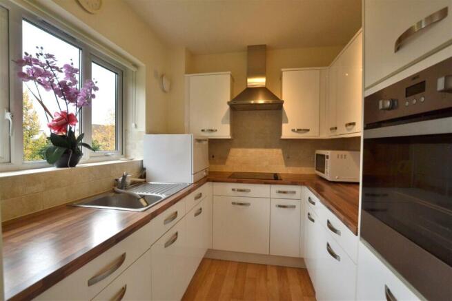 Kitchen.JPG