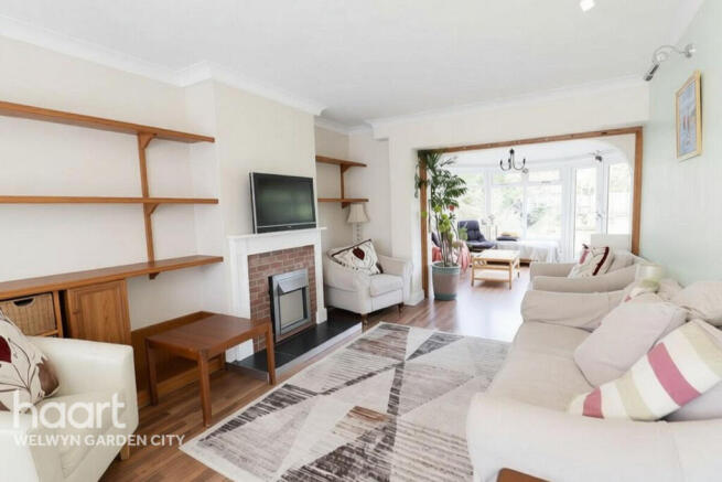 3-bed terraced on Little Ganett, Welwyn Garden City, £450,000