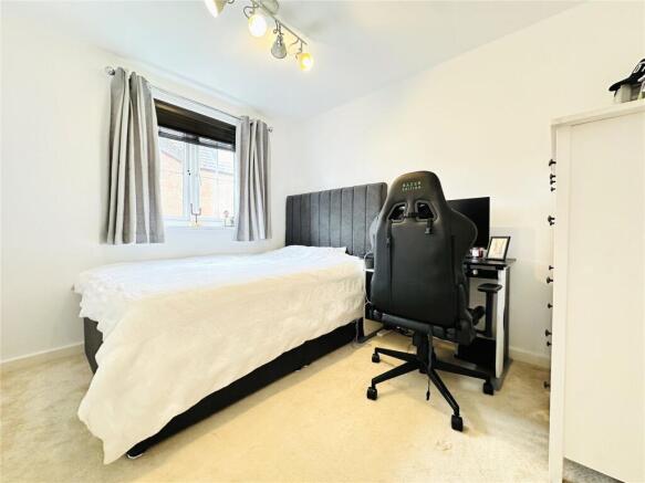 2 bed Apartment to rent Image 9