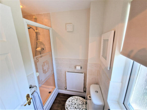 EN SUITE