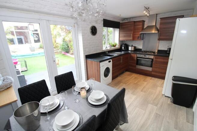 Dining kitchen