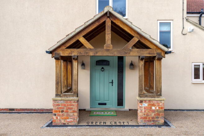 5 bed Detached for sale Image 4