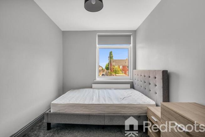 4 bed Terraced to rent Image 8