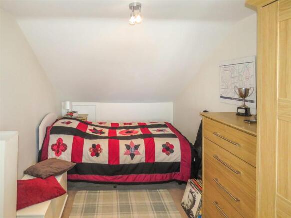 Bed 3.JPG
