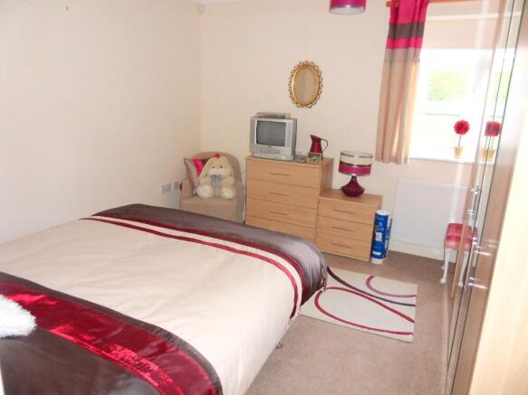BEDROOM 2