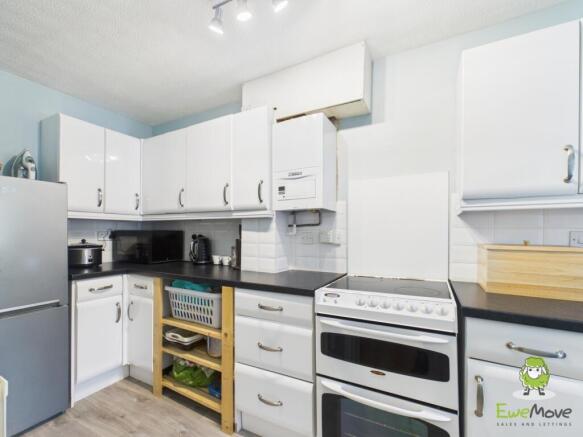 EweMove Estate Agents Basingstoke - Nursery Close 