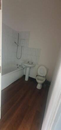 2 bed Flat to rent Image 8