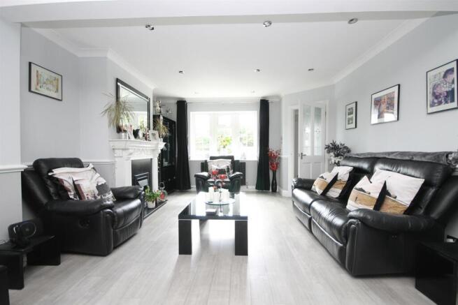 .livingroom.JPG