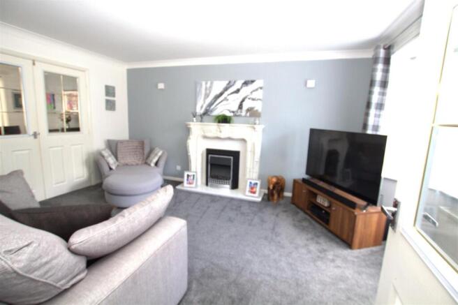 4 bed Detached for sale Image 4