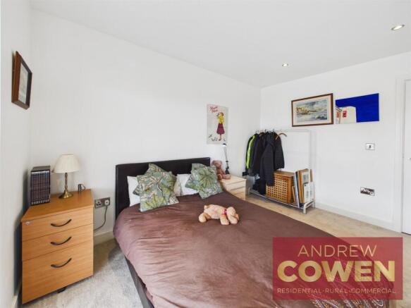 2 bed Apartment for sale Image 9