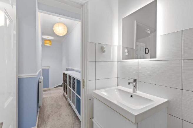 2 bed Flat for sale Image 11