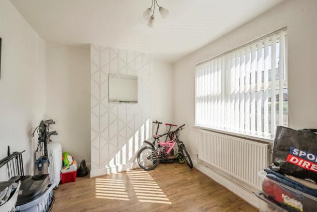 3 bed Terraced for sale Image 6