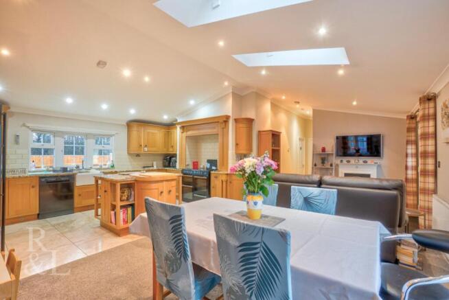 1 Moorlands Park (15).jpg