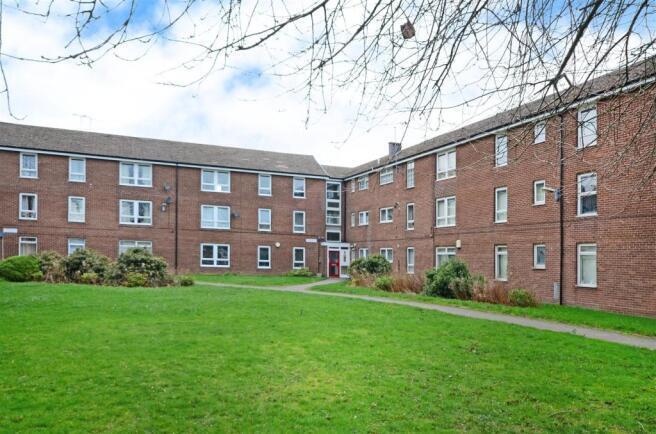 2-bed flat on Ormond Road, Jordanthorpe, Sheffield, £82,500