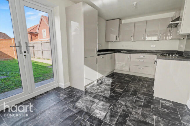 3 bed Semi-Detached for sale Image 7