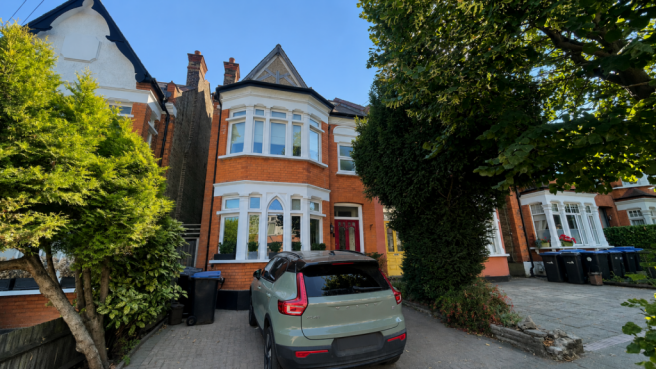5 bedroom Detached for rent