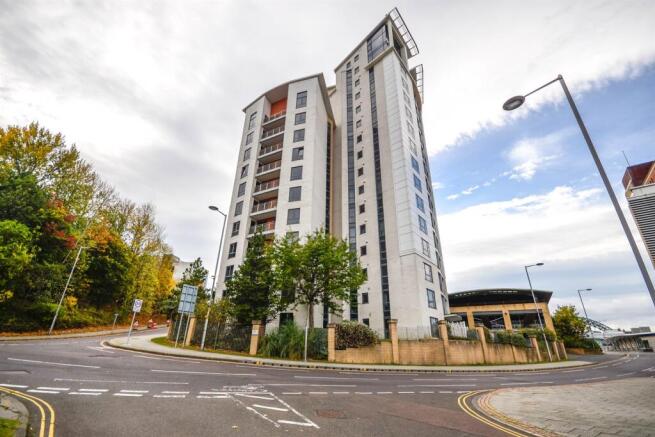 2-bed flat on Baltic Quay, Mill Road, Gateshead, £99,950