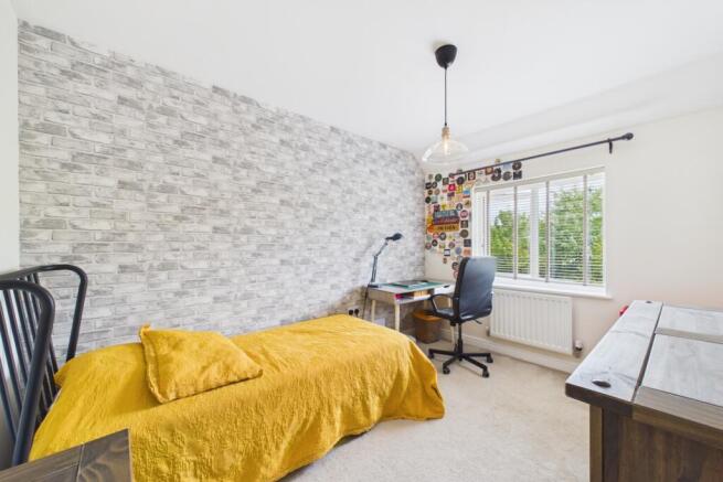3 bed Semi-Detached to rent Image 7