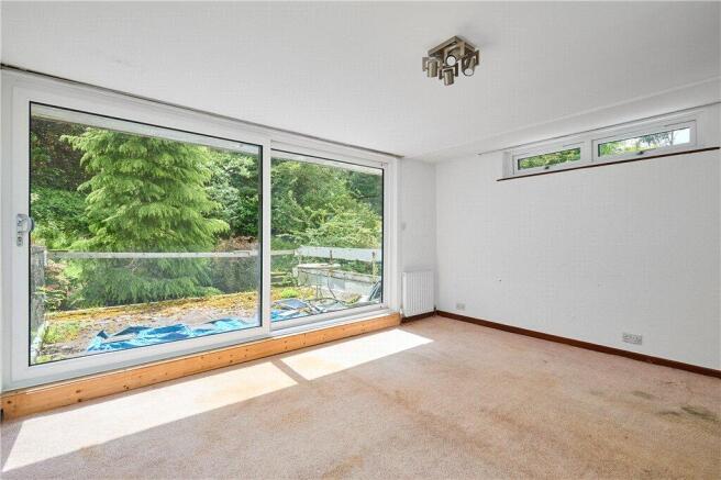 5 bed Detached for sale Image 9