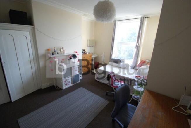 8 bed Terraced to rent Image 5