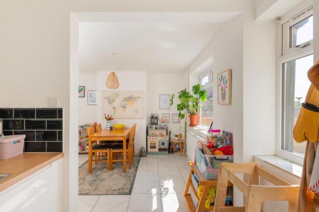 3T7ASH - Kitchen Diner B.jpg