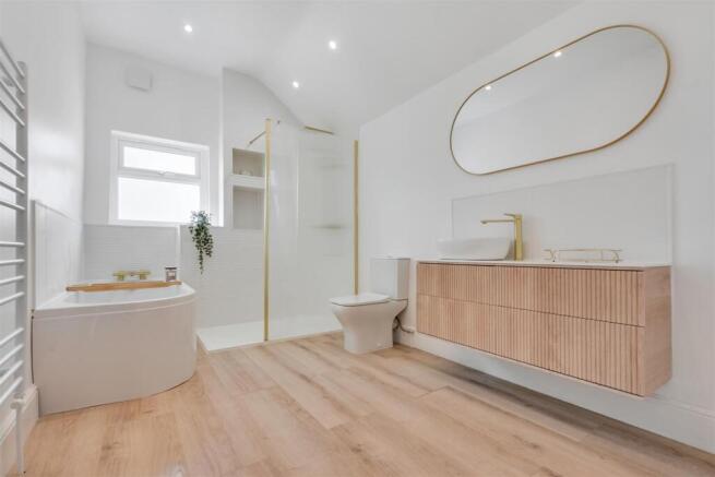 Bathroom_1.jpeg