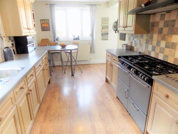 Kitchen too.JPG