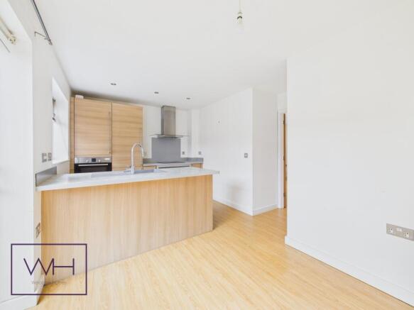 4 bed Town House for sale Image 5