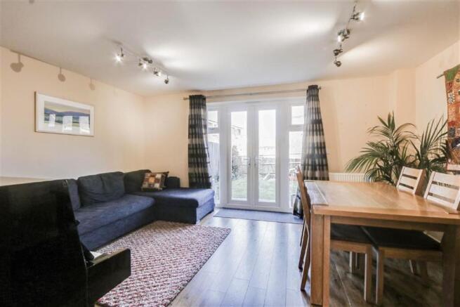 FAMILY/ DINING ROOM